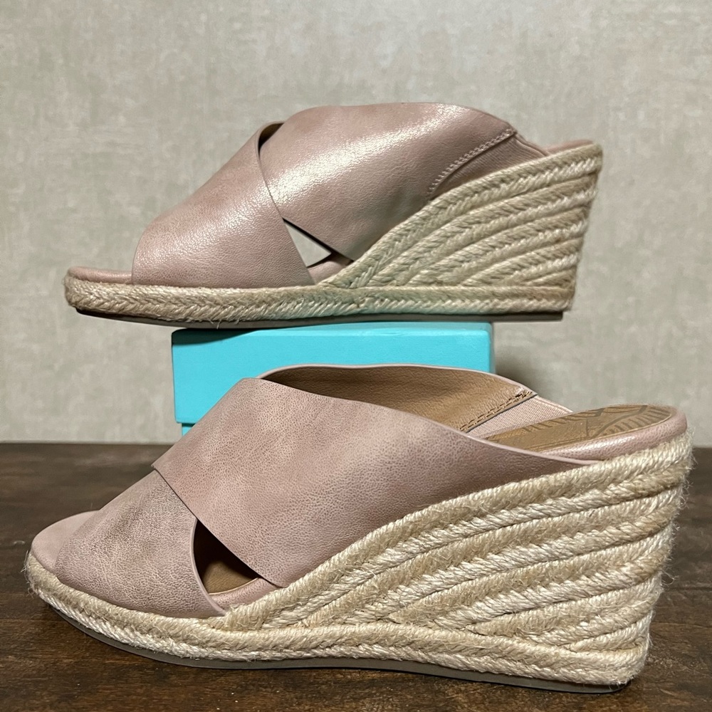 Women’s New Directions Sz 8 wedge sandal